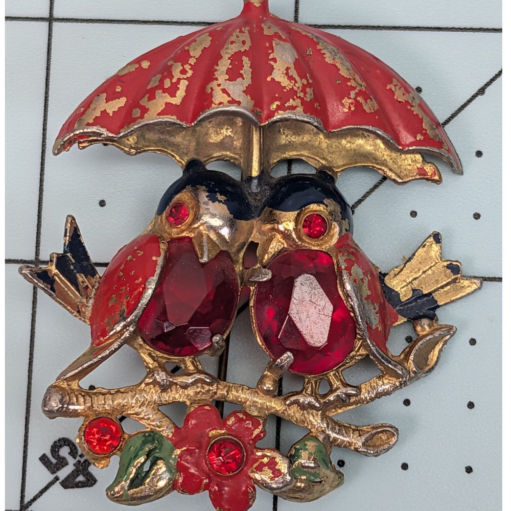 Vintage Lovebirds Under Umbrella Brooch Red Rhinestone Enamel Gold Tone Pin Star